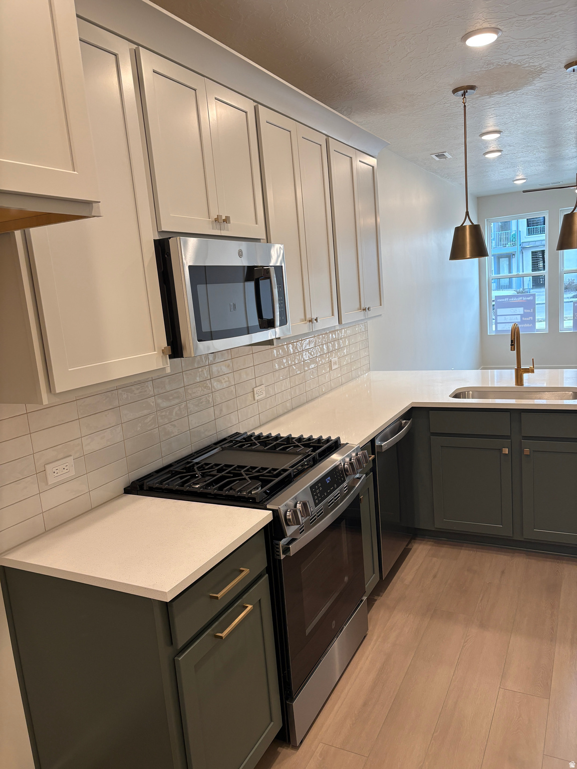 DAYBREAK - Residential