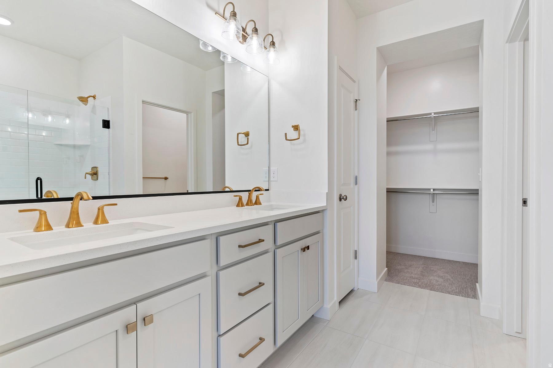 DAYBREAK - Residential