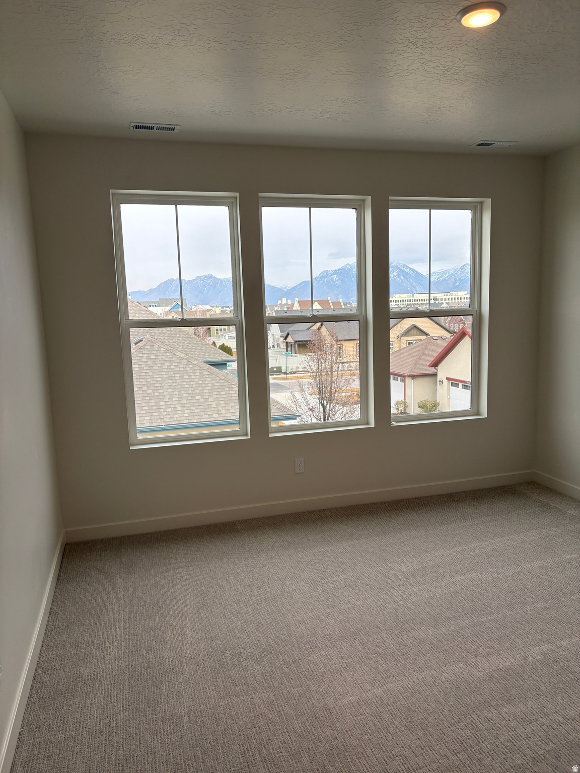 DAYBREAK - Residential