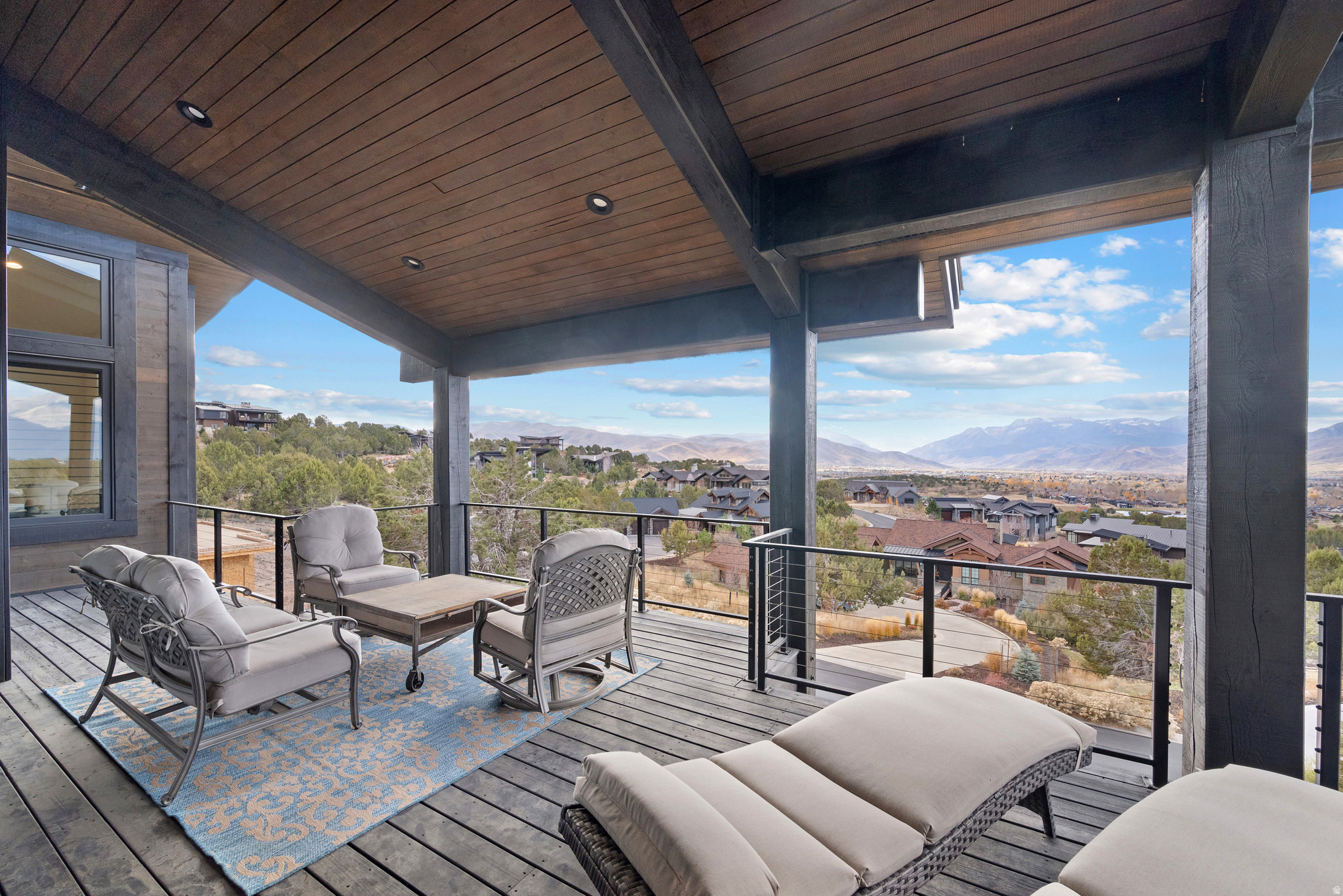 RED LEDGES - Residential