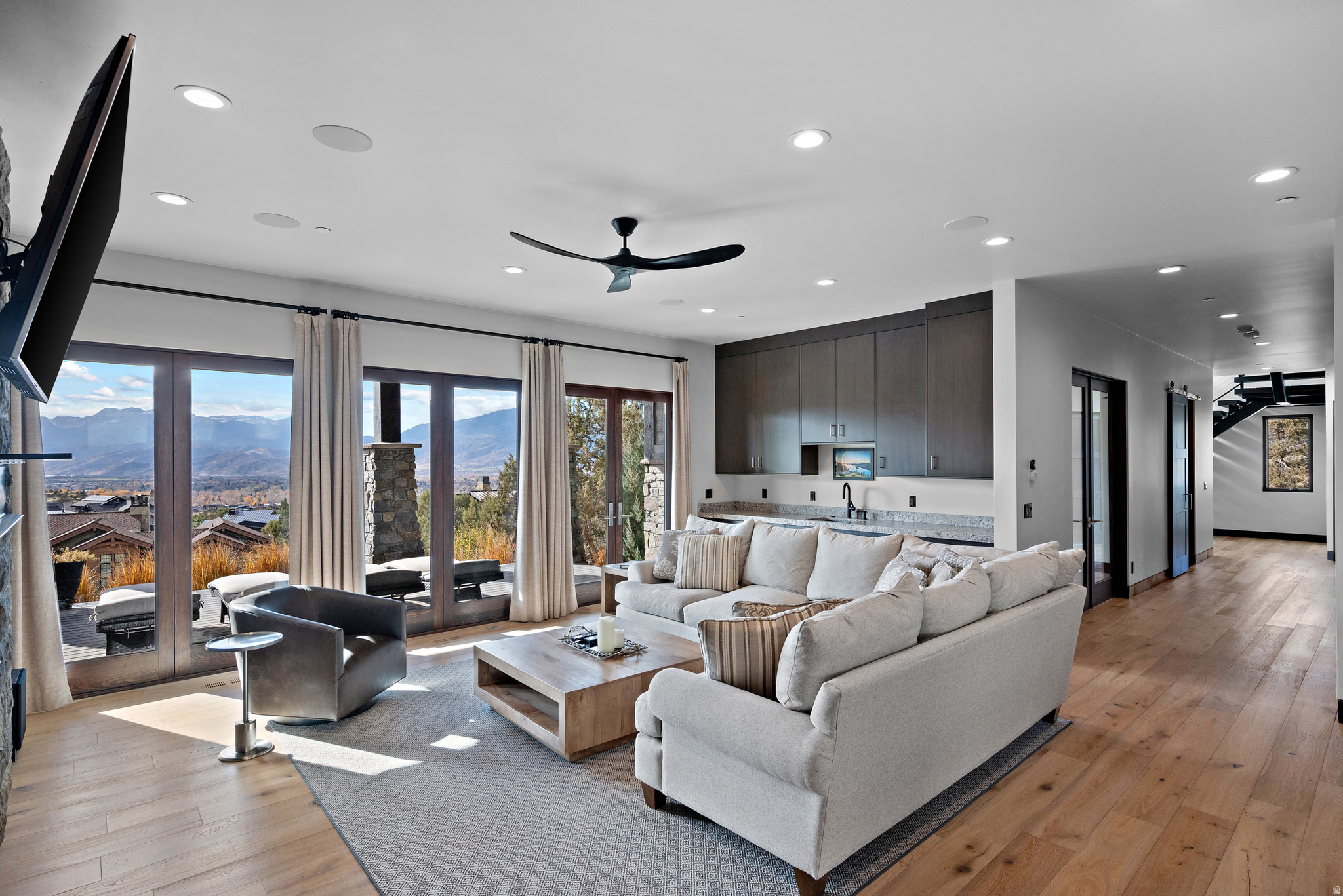 RED LEDGES - Residential