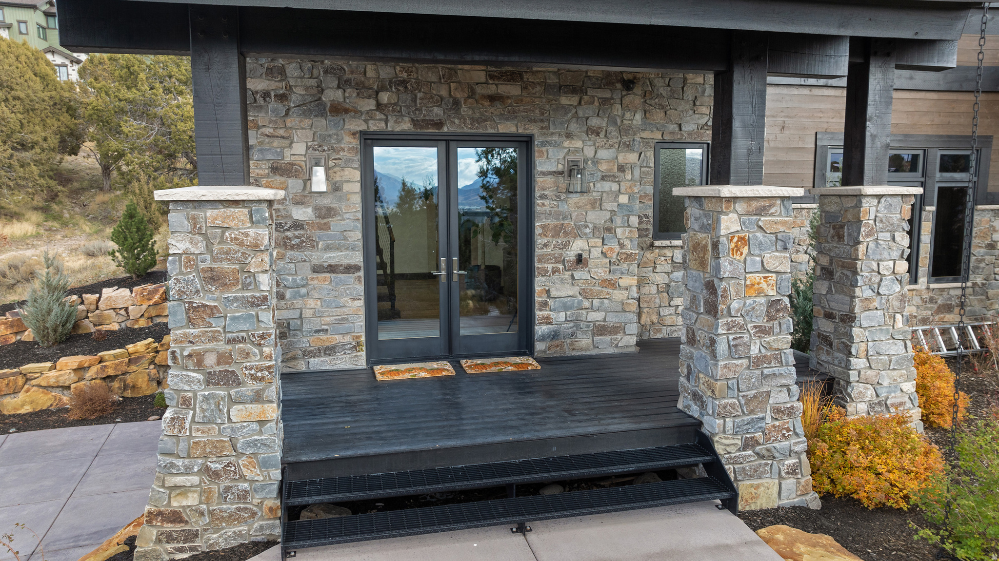 RED LEDGES - Residential