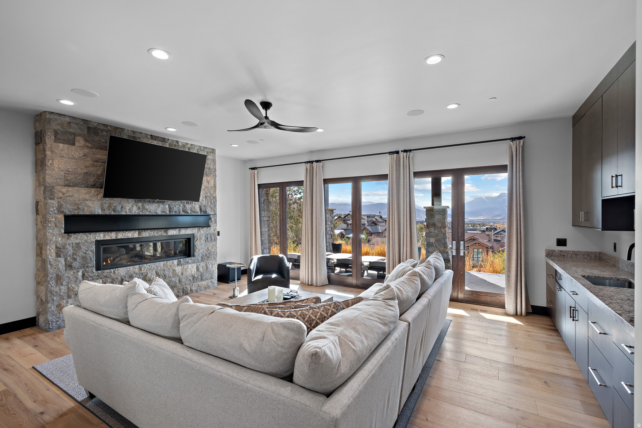 RED LEDGES - Residential