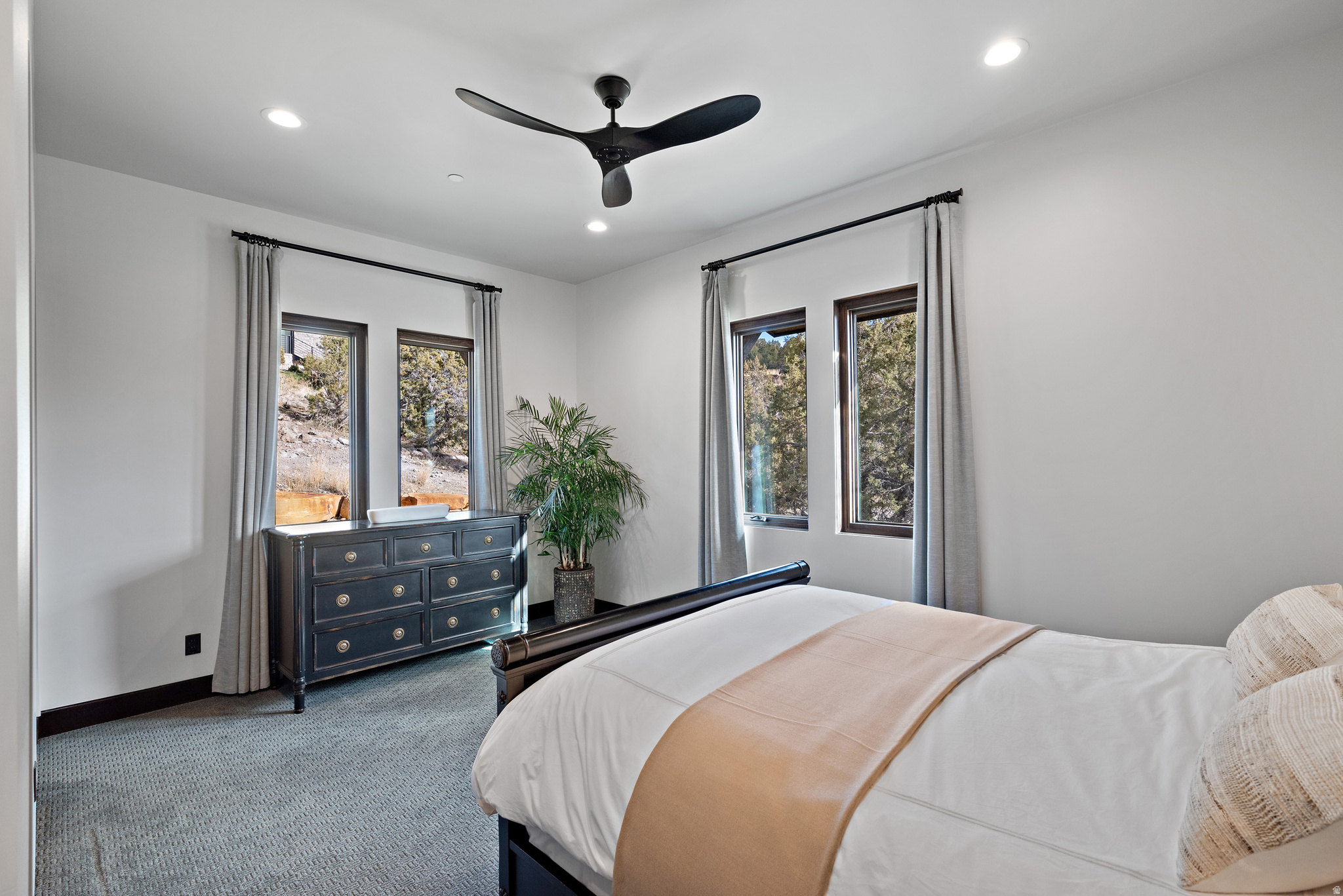 RED LEDGES - Residential