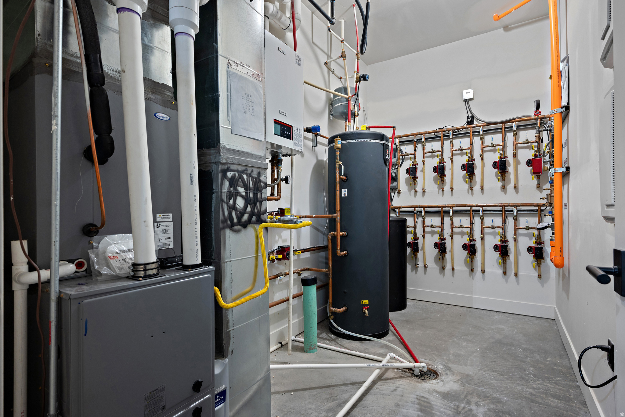 RED LEDGES - Residential