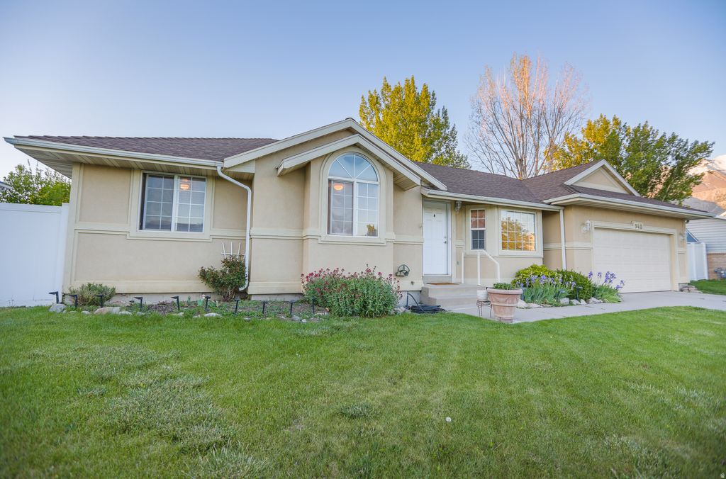 Photo of 940 W 550 N, Pleasant Grove, UT 84062 (MLS # 2156005)