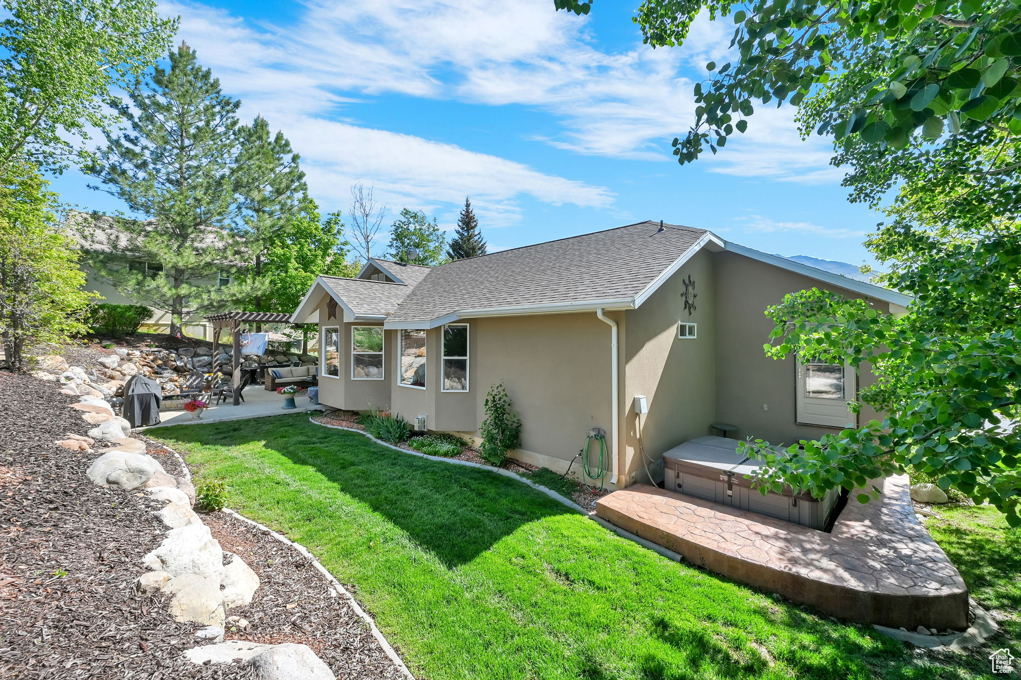 3937 N Patio Springs Dr, Eden, Utah image 7