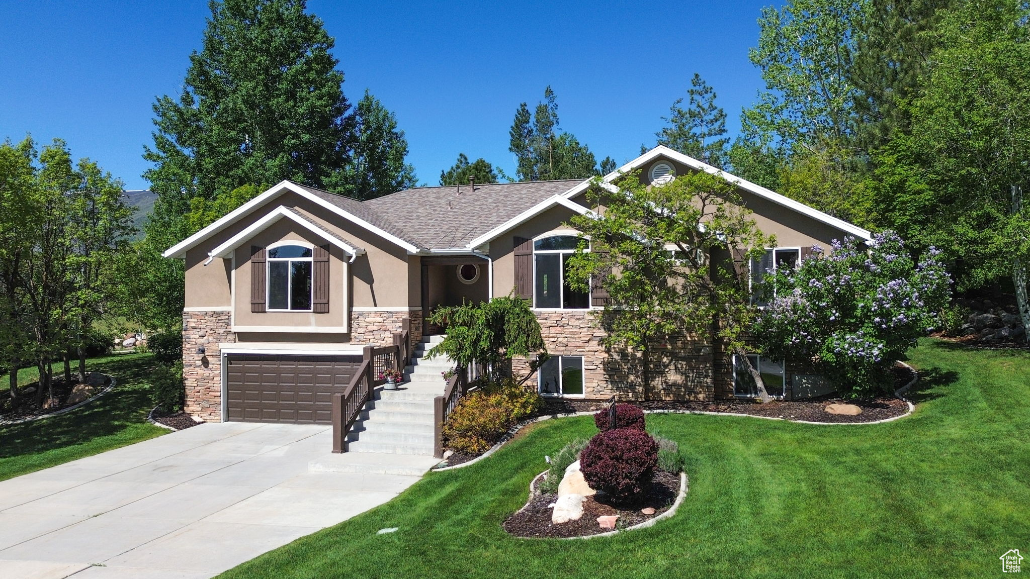 3937 N Patio Springs Dr, Eden, Utah image 3