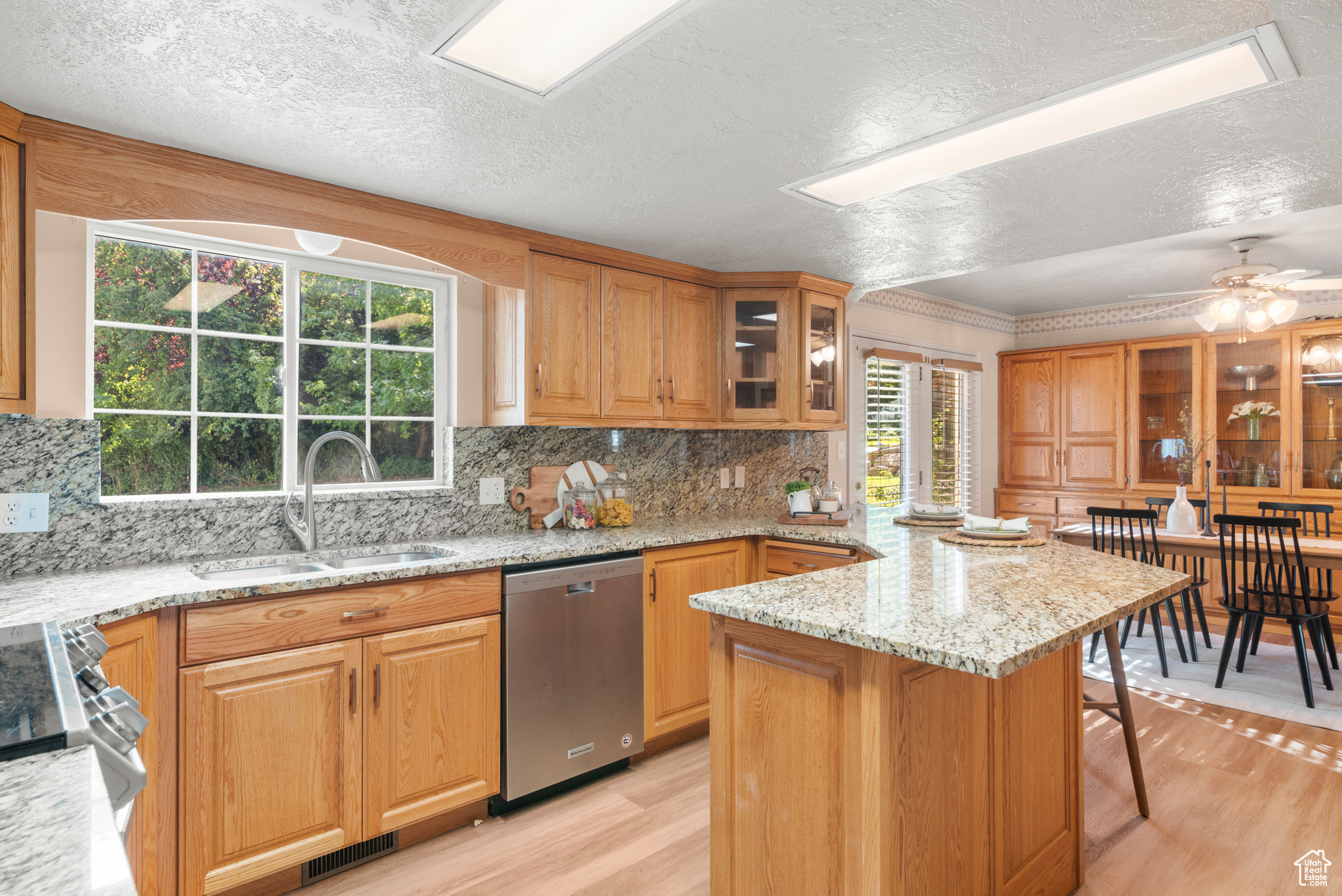 FOREST HILLS - Residential