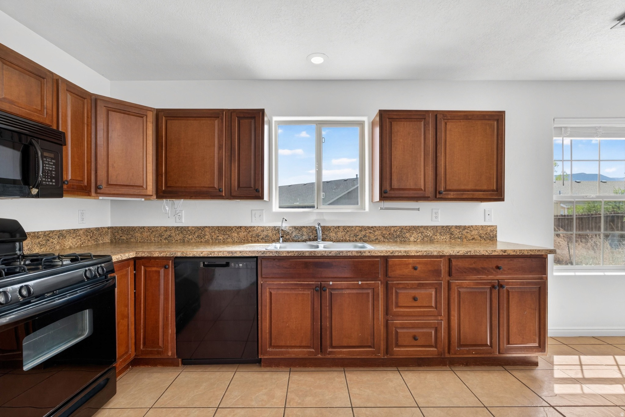 CEDAR MEADOWS - Residential