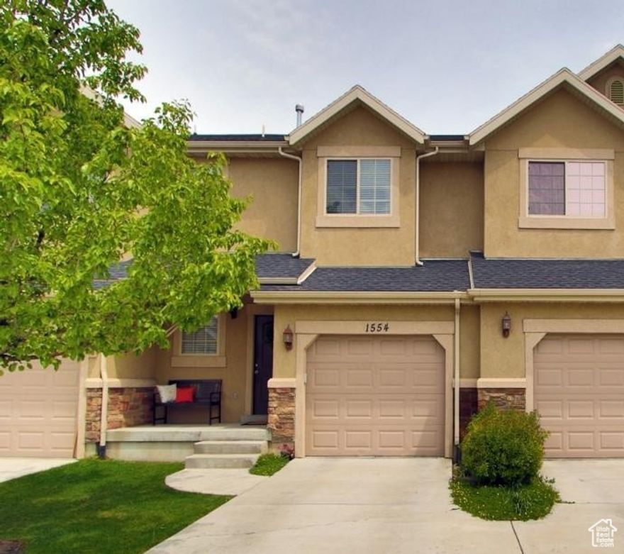 Beautifully updated townhome on the desirable Tanglewood Estates. Recently refreshed with new paint and carpet, this home features numerous upgrades, including granite countertops and rich knotty alder cabinets. The spacious primary suite offers a walk-in closet, separate soaking tub, and shower. Enjoy community amenities such as a playground, basketball court, and BBQ area-all in a fantastic location.