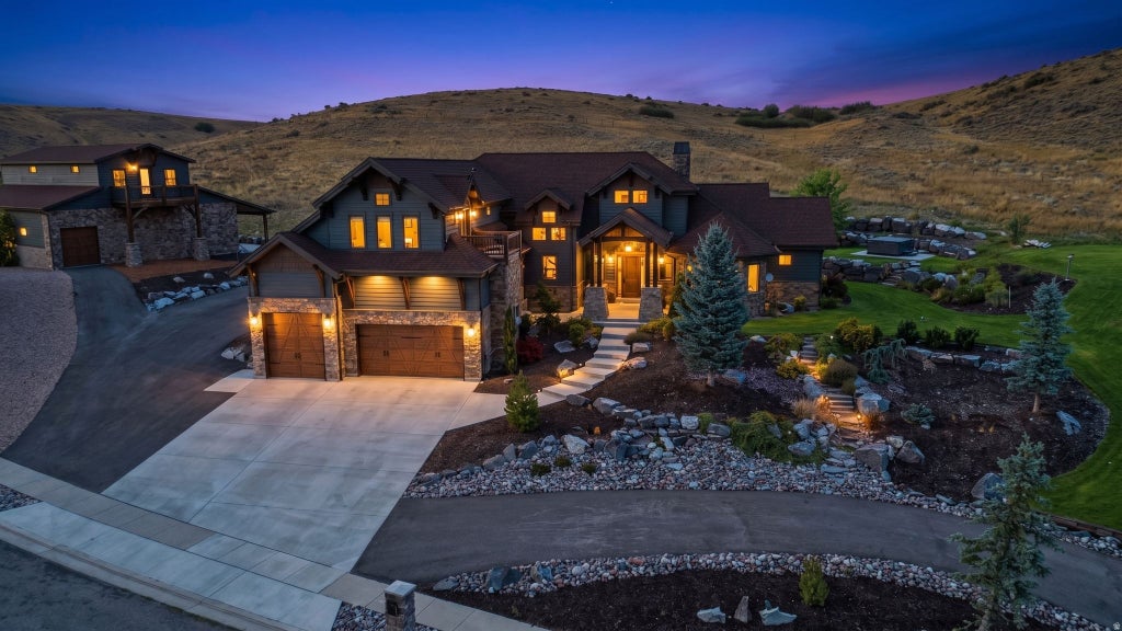 Photo of 1956 PATTERSON DR, Morgan, UT 84050 (MLS # 2185569)