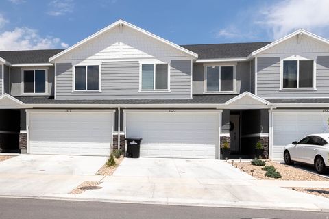 Photo of 1523 S WINDY DR, Spanish Fork, UT 84660 (MLS # 2167426)