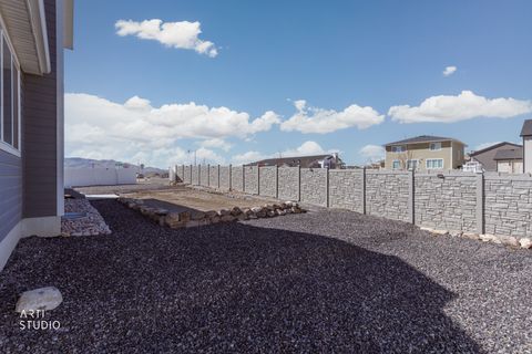 Tiny photo for 2477 N PAINTBRUSH DR W, Saratoga Springs, UT 84045 (MLS # 2144631)