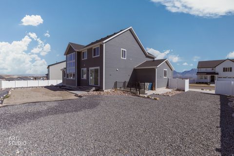 Tiny photo for 2477 N PAINTBRUSH DR W, Saratoga Springs, UT 84045 (MLS # 2144631)
