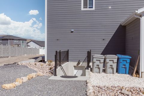 Tiny photo for 2477 N PAINTBRUSH DR W, Saratoga Springs, UT 84045 (MLS # 2144631)