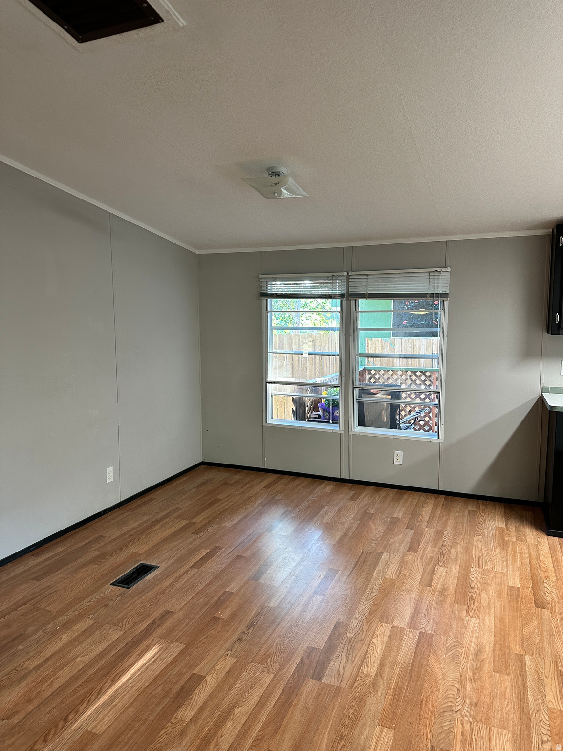 ESQUIRE ESTATES - Residential