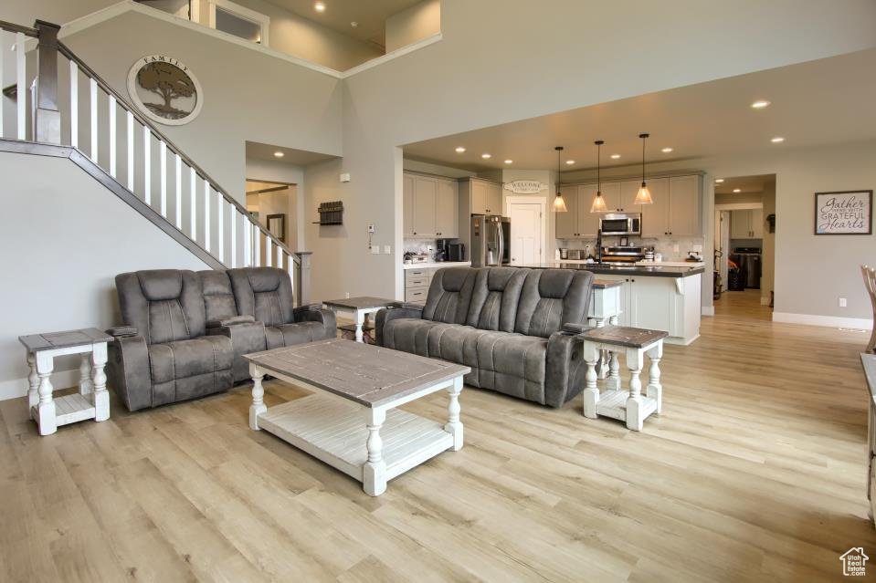SUNSET EQUESTRIAN - Residential