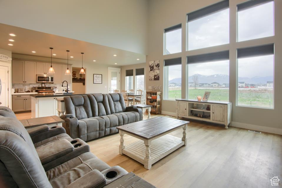 SUNSET EQUESTRIAN - Residential