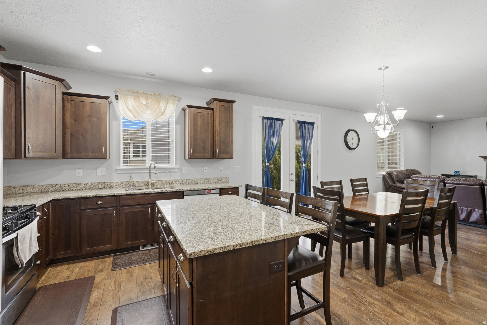 VALENTINE ESTATES - Residential