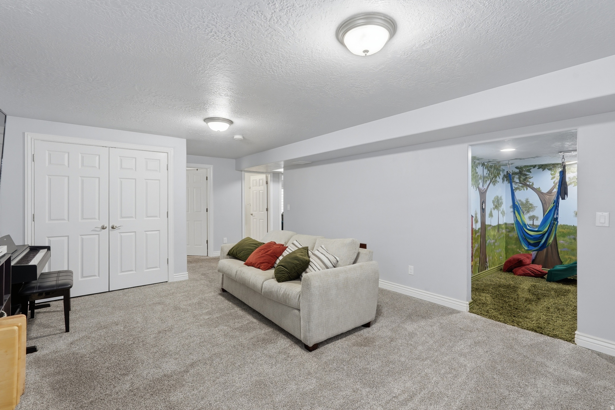 VALENTINE ESTATES - Residential