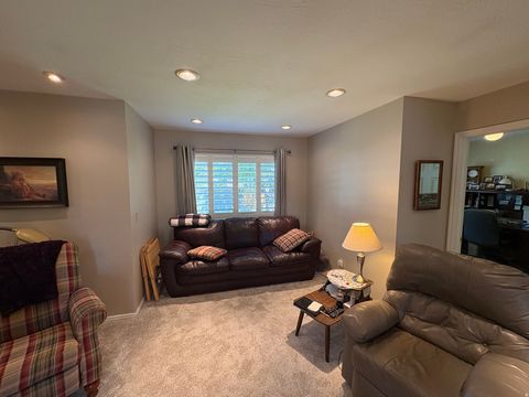 Tiny photo for 545 S 1350 E, Fruit Heights, UT 84037 (MLS # 2158518)