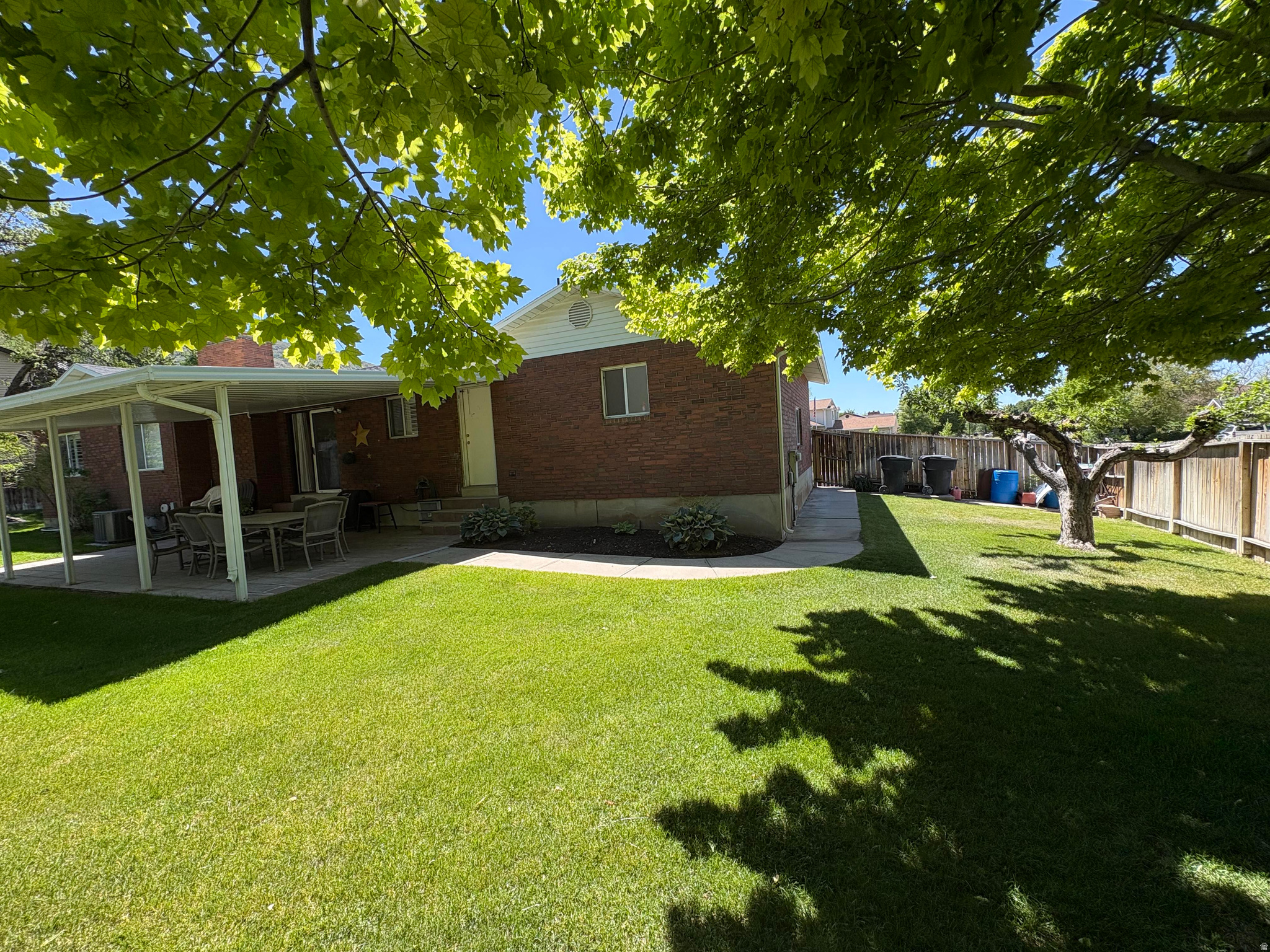 PILLY GREEN - Residential