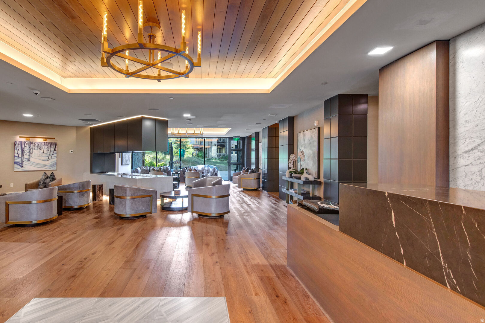 EMPIRE RESIDENCES - Residential