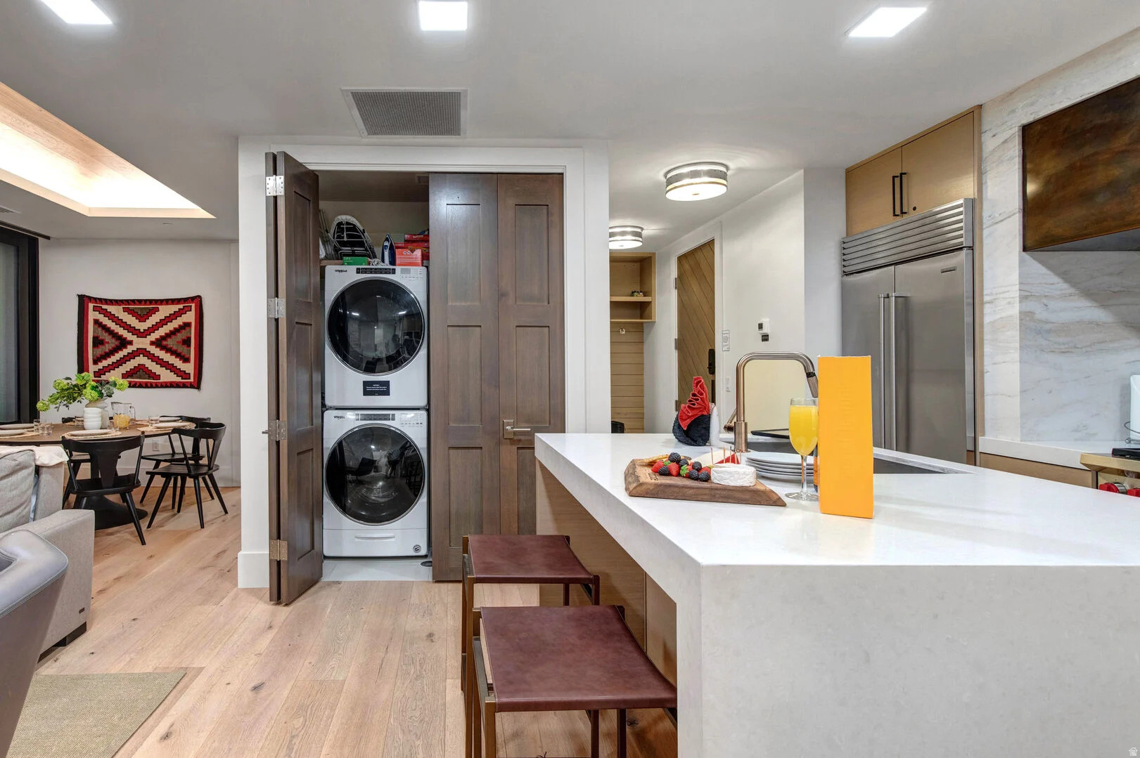 EMPIRE RESIDENCES - Residential