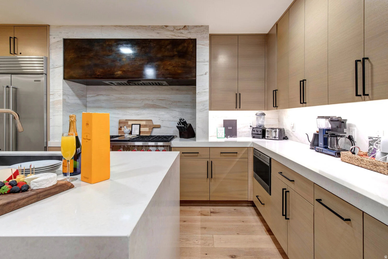 EMPIRE RESIDENCES - Residential