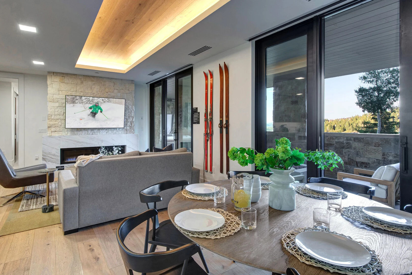 EMPIRE RESIDENCES - Residential