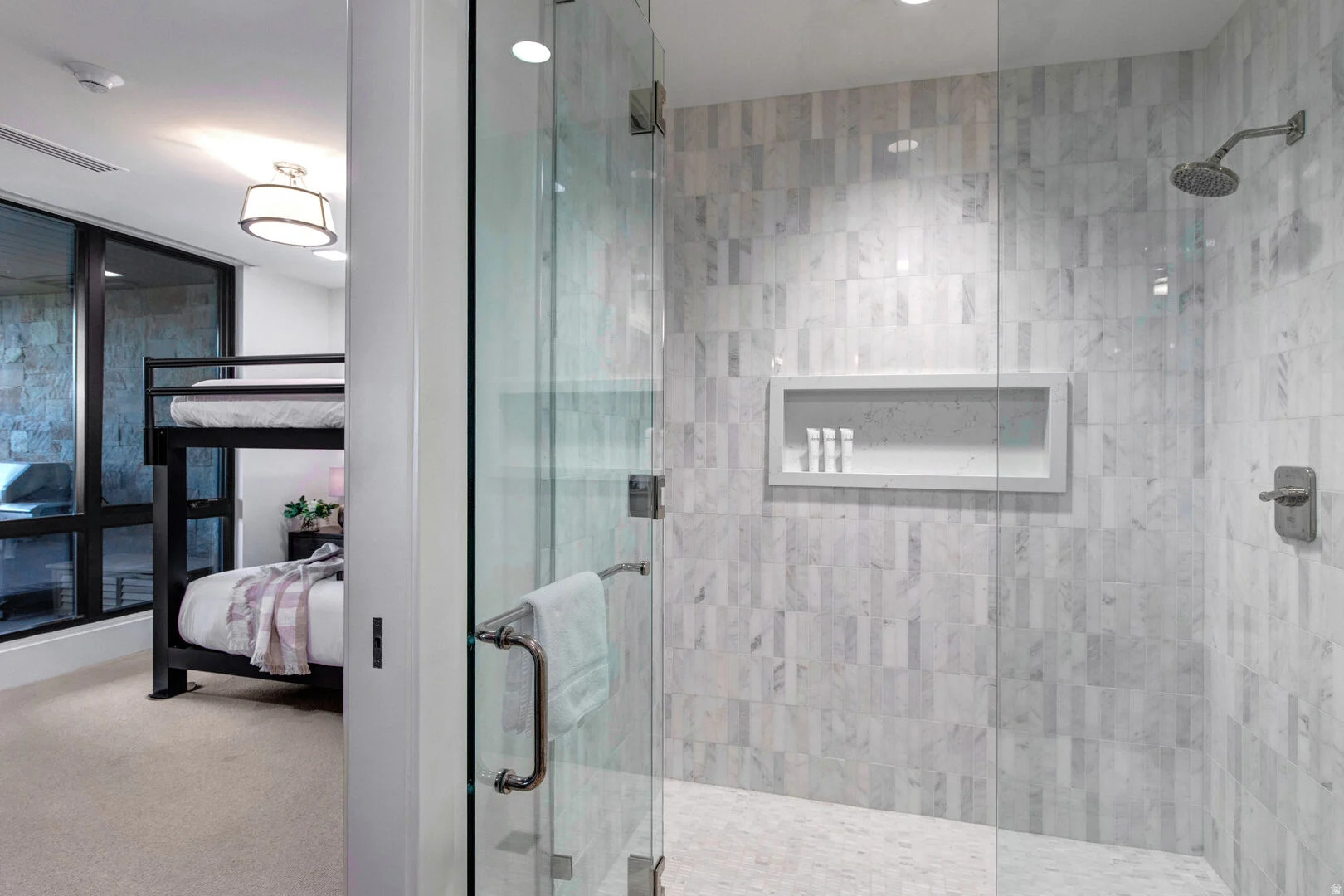 EMPIRE RESIDENCES - Residential