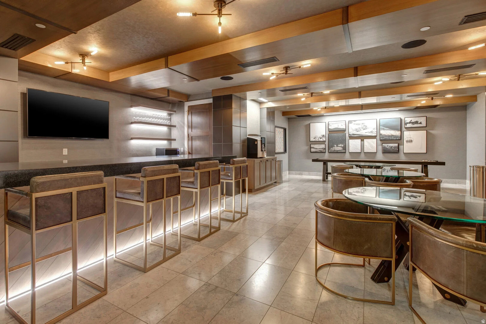 EMPIRE RESIDENCES - Residential