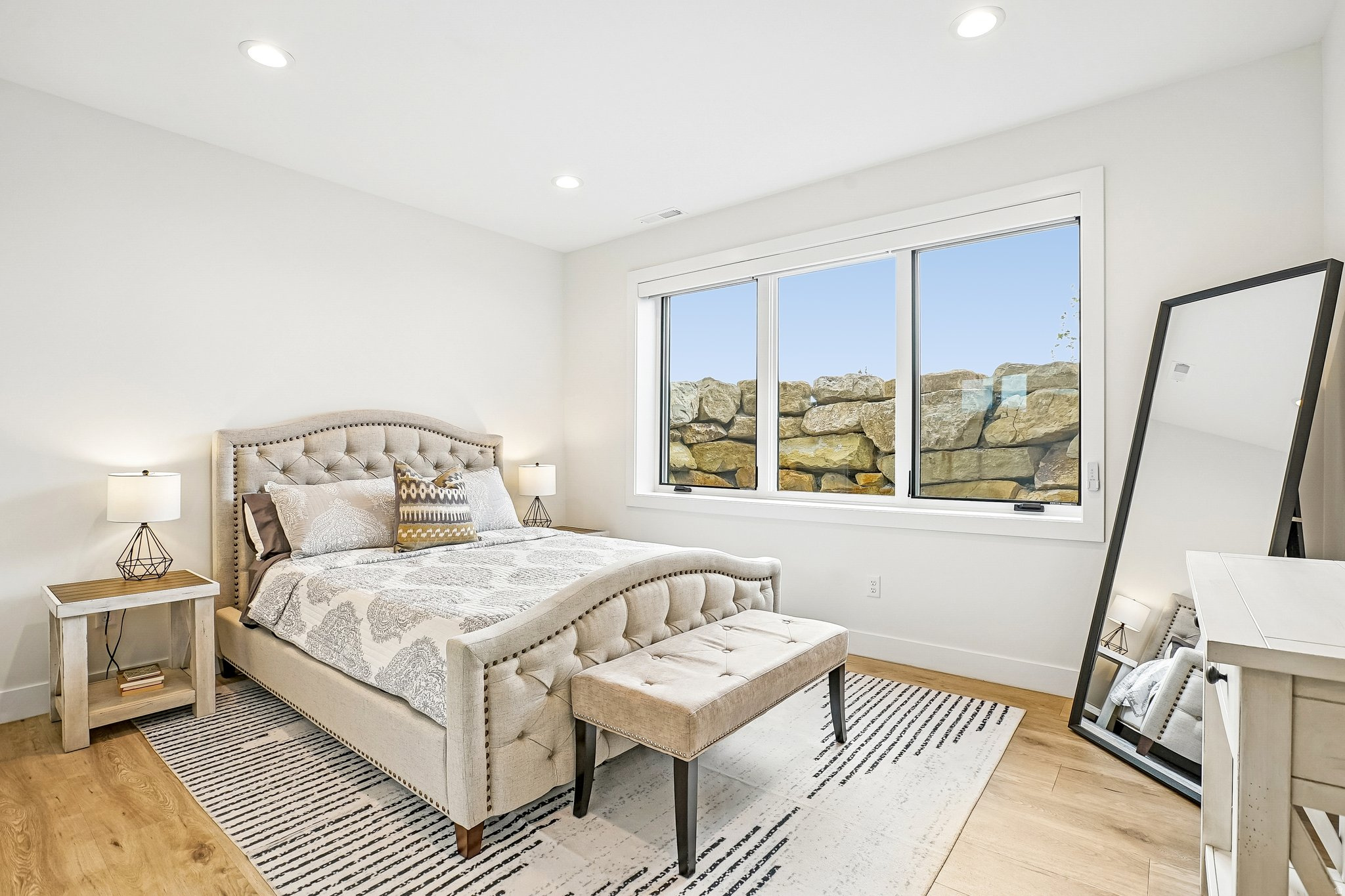 SOARING HAWK - Residential