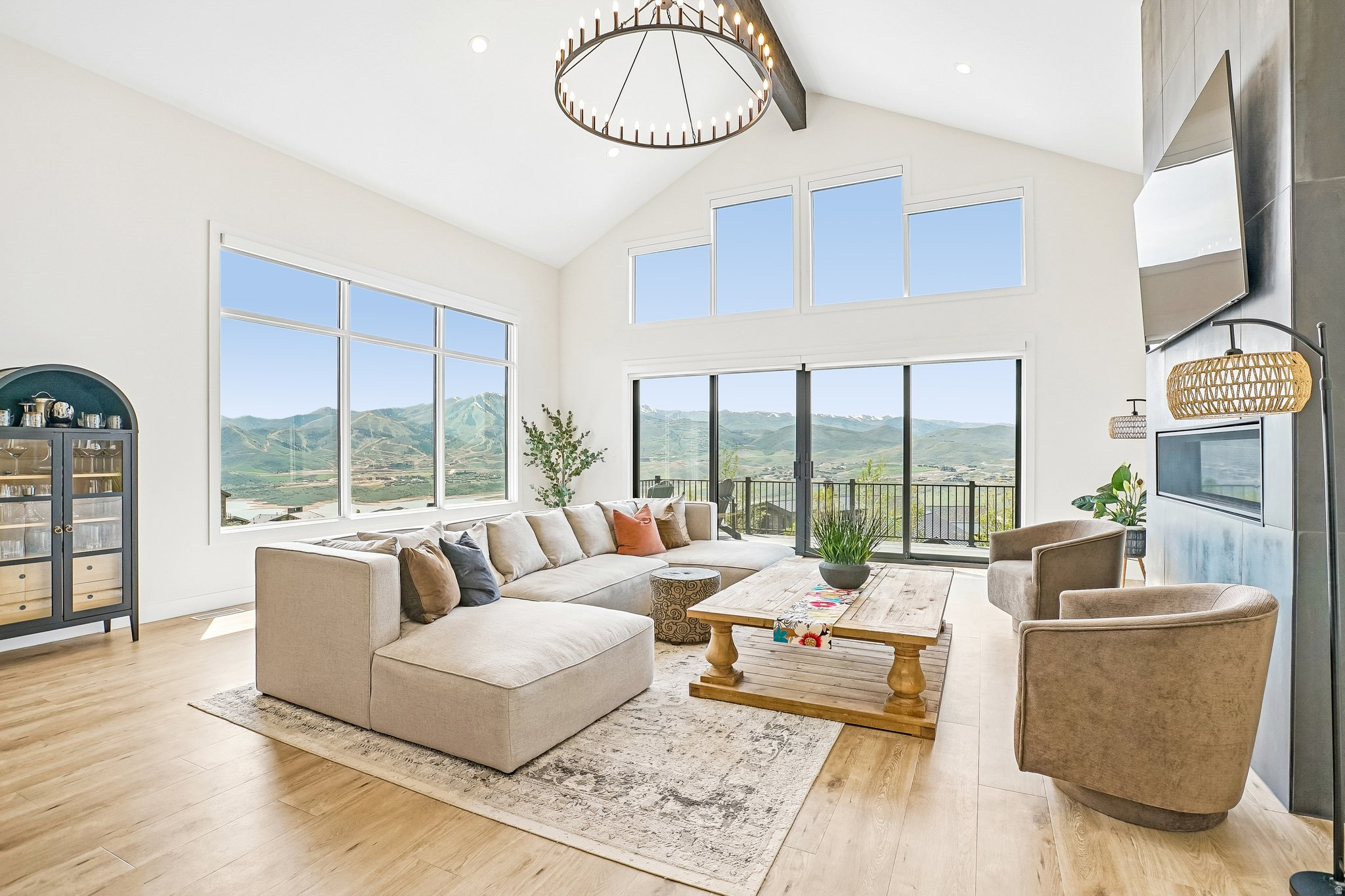 SOARING HAWK - Residential