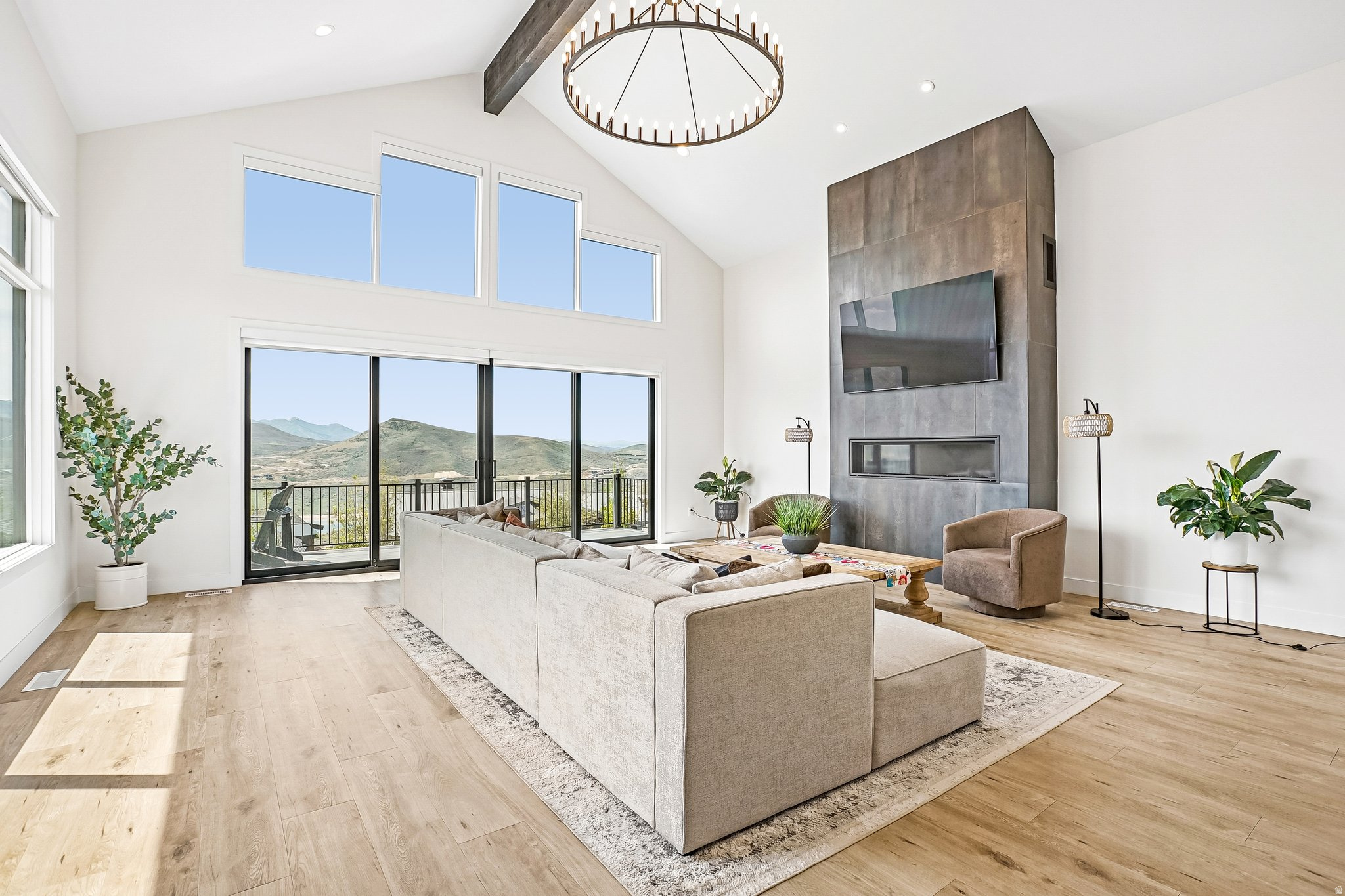 SOARING HAWK - Residential