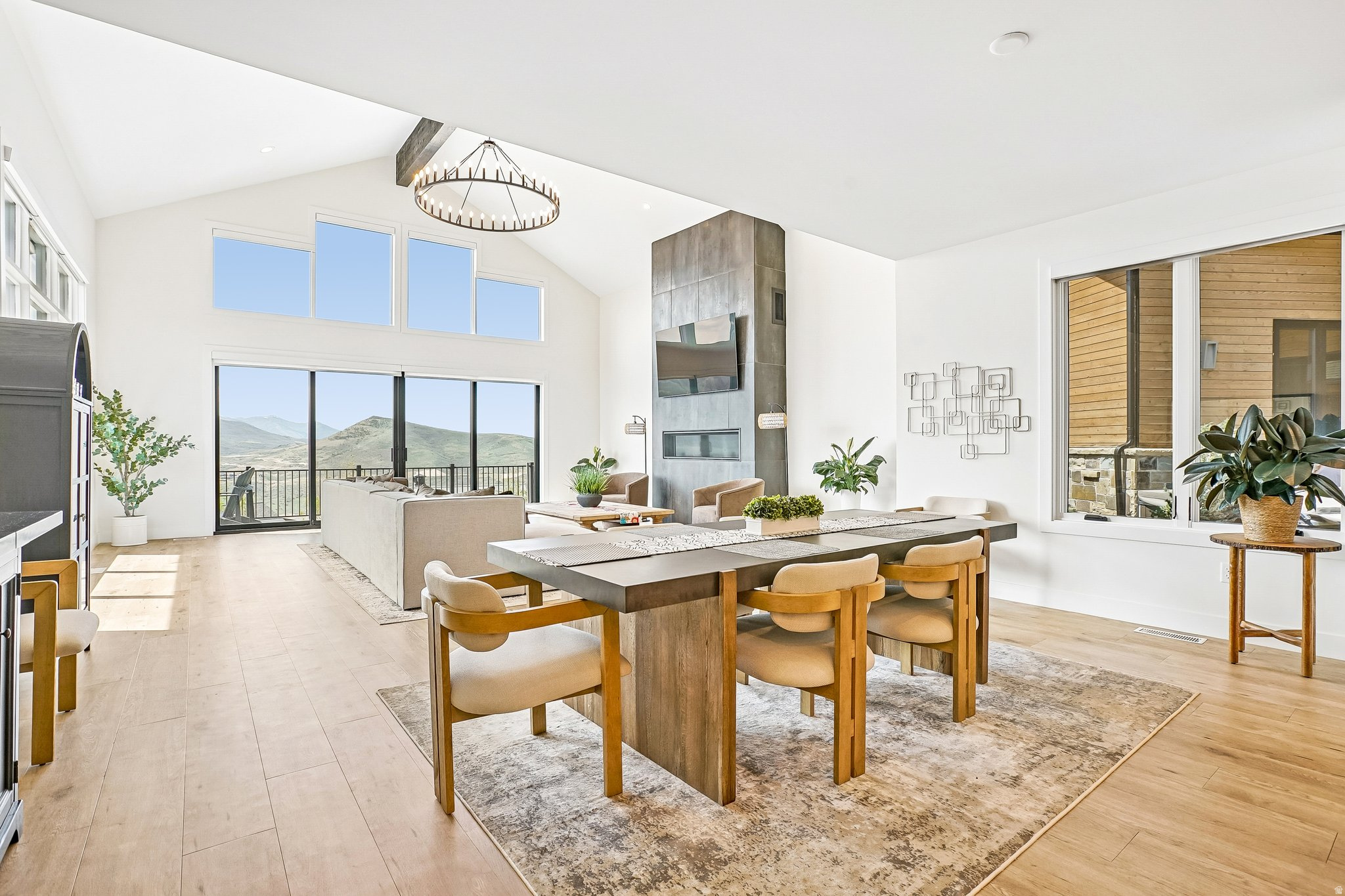 SOARING HAWK - Residential