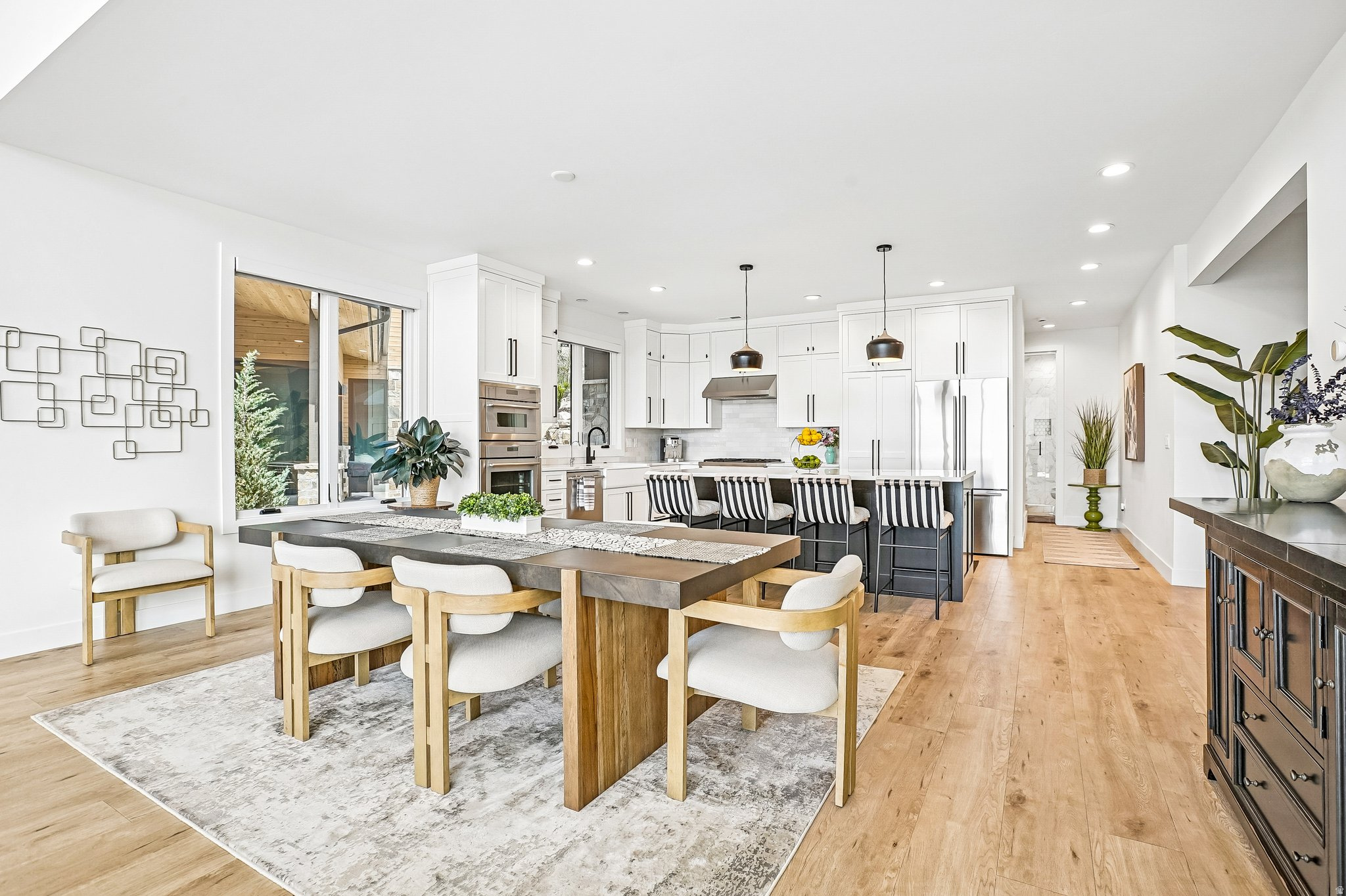 SOARING HAWK - Residential