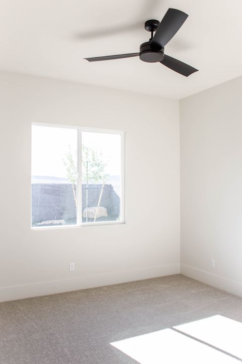 Tiny photo for 302 E MAYFIELD WOODS LN, Washington, UT 84780 (MLS # 2127467)