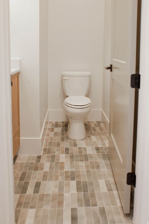 Tiny photo for 302 E MAYFIELD WOODS LN, Washington, UT 84780 (MLS # 2127467)