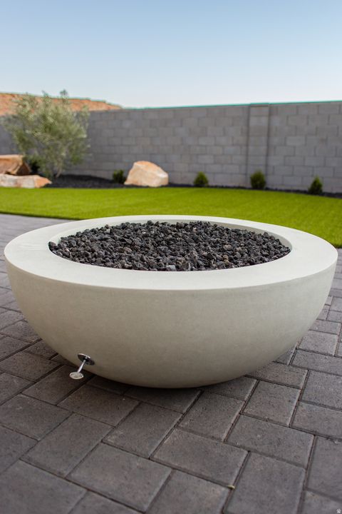 Tiny photo for 302 E MAYFIELD WOODS LN, Washington, UT 84780 (MLS # 2127467)