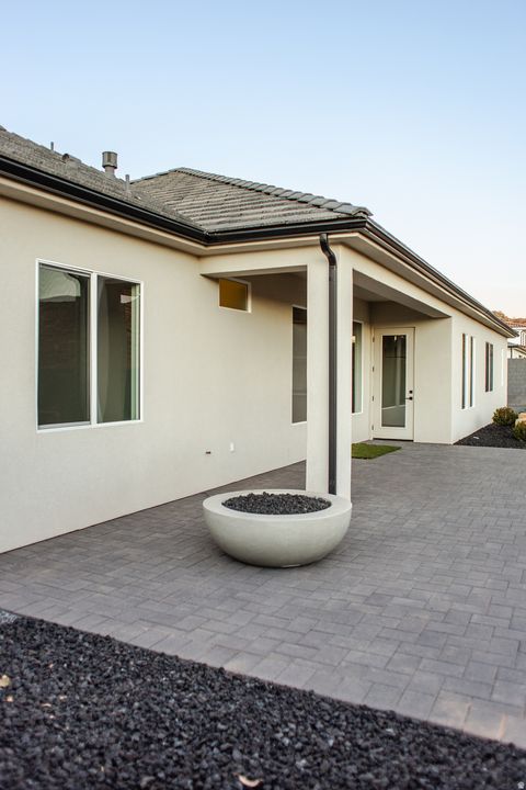 Tiny photo for 302 E MAYFIELD WOODS LN, Washington, UT 84780 (MLS # 2127467)