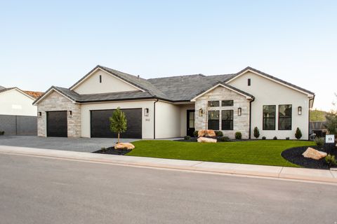 Photo of 302 E MAYFIELD WOODS LN, Washington, UT 84780 (MLS # 2127467)
