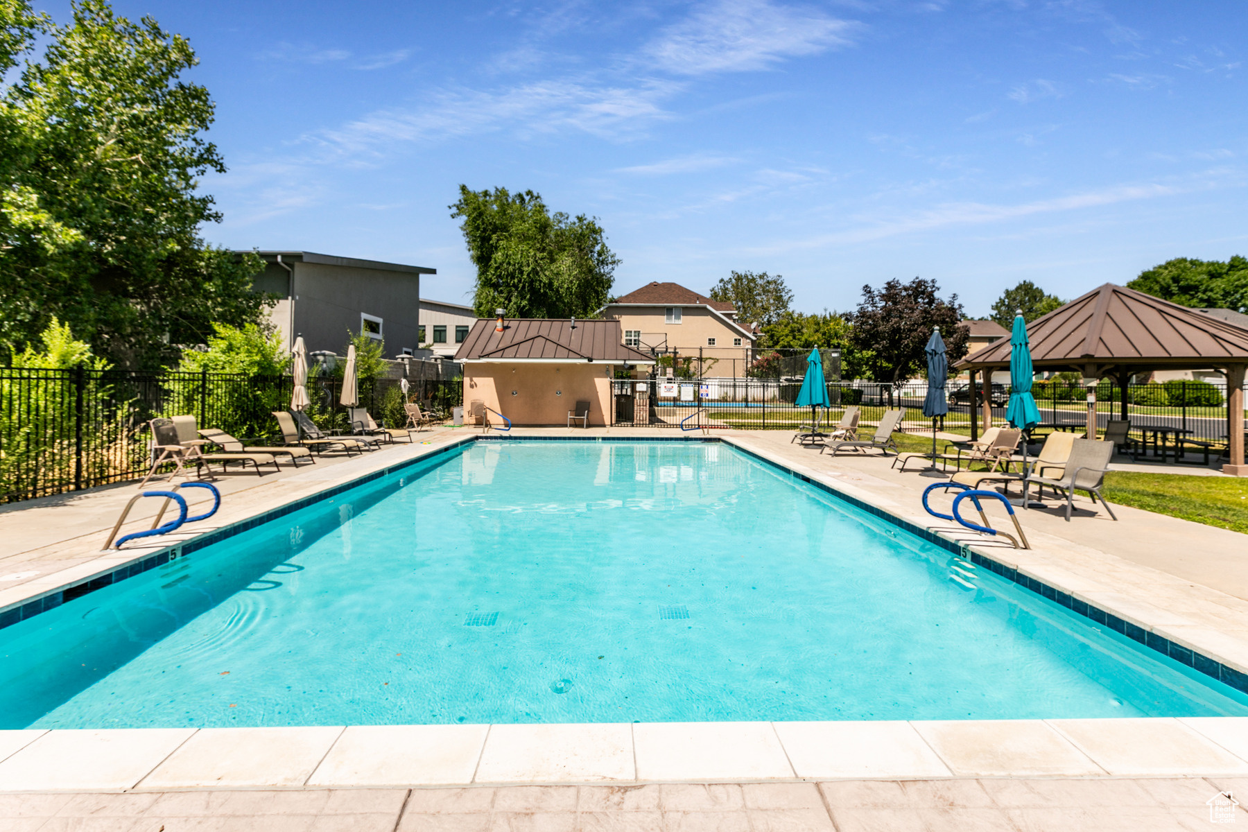 SUNSET PONDS - Residential