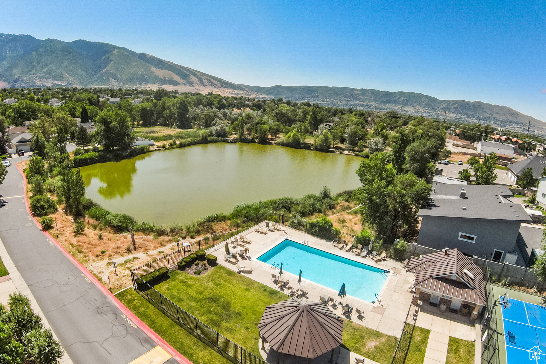 SUNSET PONDS - Residential