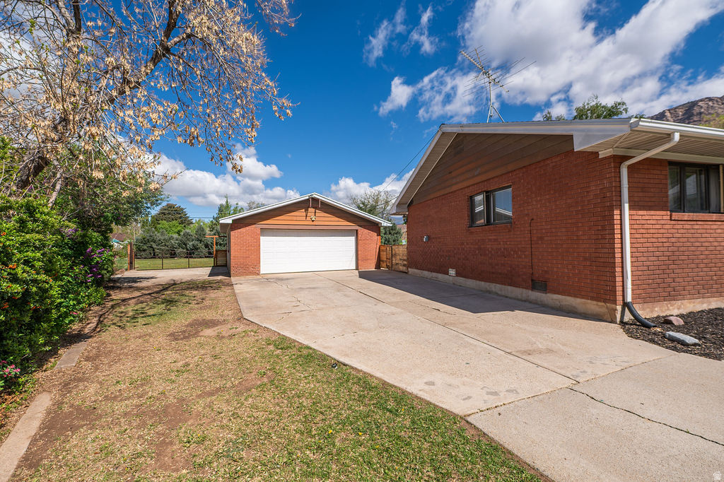 HENDERSON SUBDIVISION NO. 3 - Residential