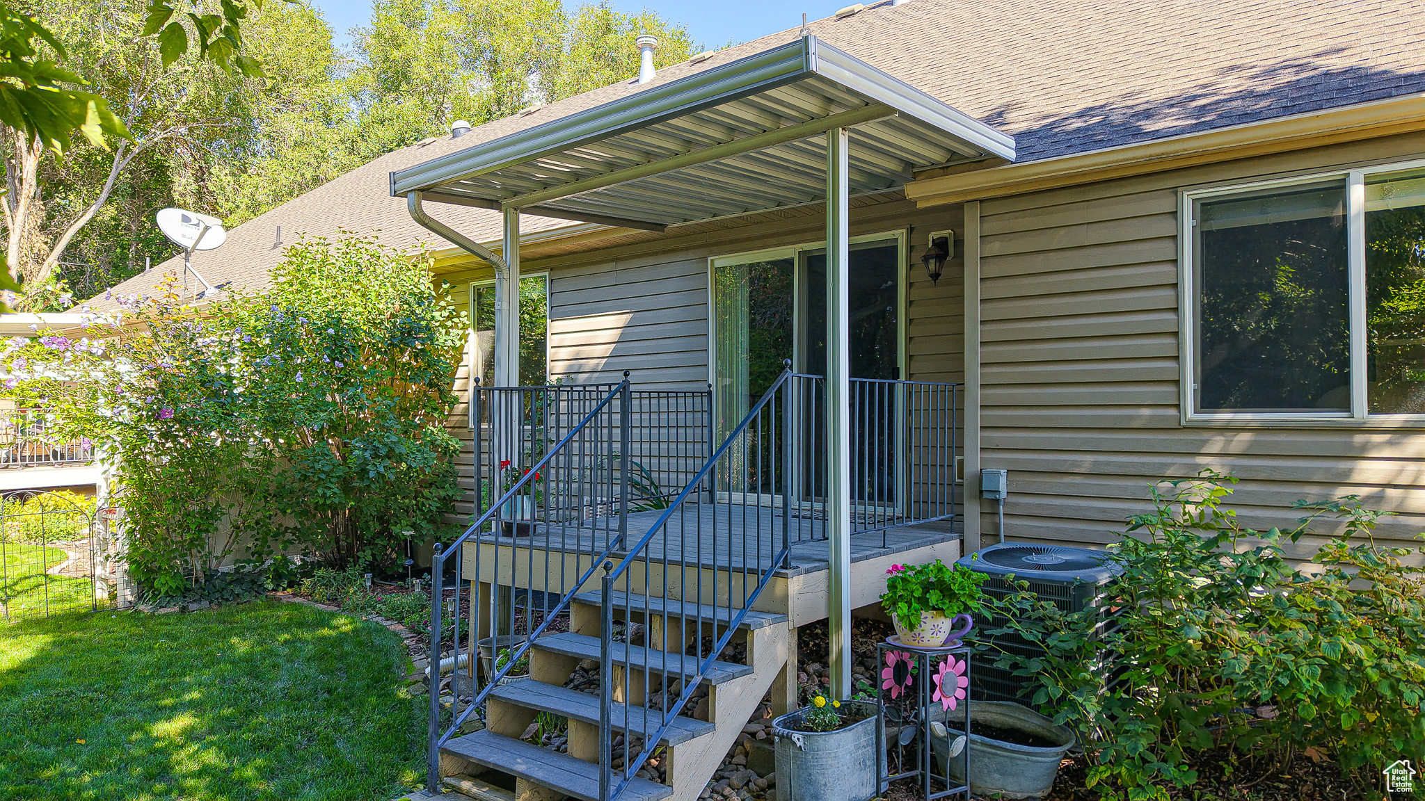 SPRING MOUNTAIN - Residential