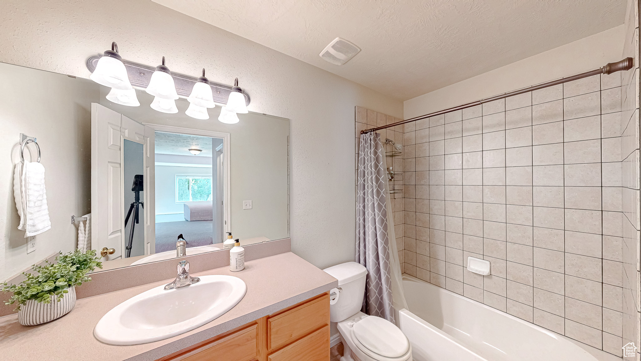 SPRING MOUNTAIN - Residential