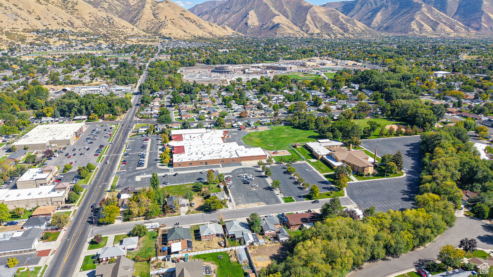 SPRING MOUNTAIN - Residential