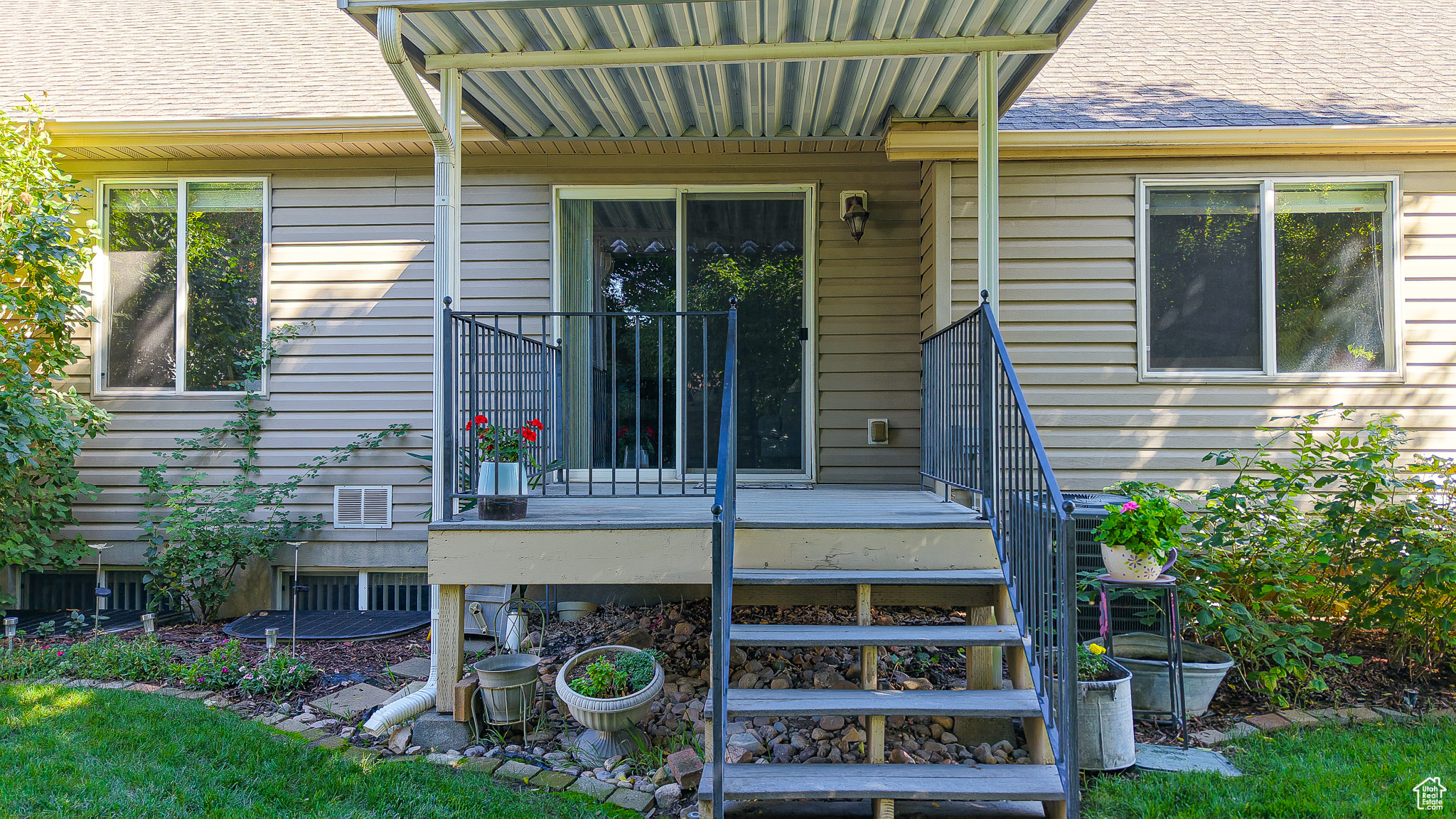 SPRING MOUNTAIN - Residential